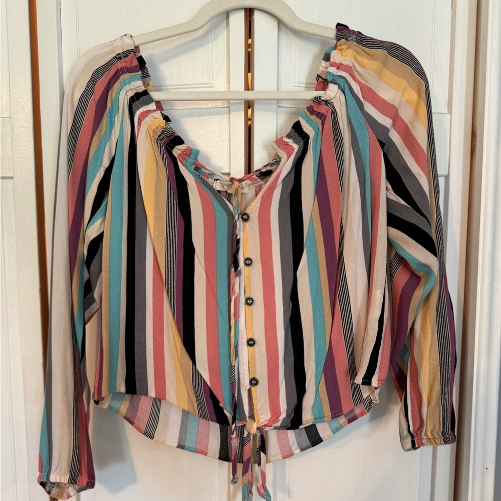 Loose, low neck, crop style top size S